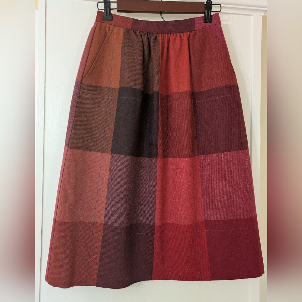 Red Plaid Wool Skirt - The Wyndham Collection, Vintage Size 6 Petite (= Size 4?)